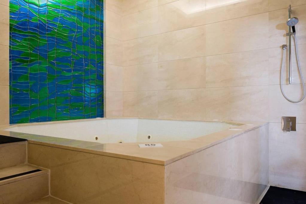 Versace Tower Luxury Suites - Downtown Beirut Eksteriør bilde
